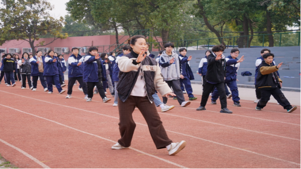 多样校园体育活动助力学生健康成长